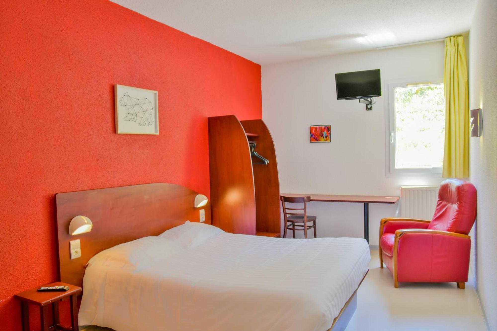 Sev'Hotel Sévérac-le-Château Екстериор снимка